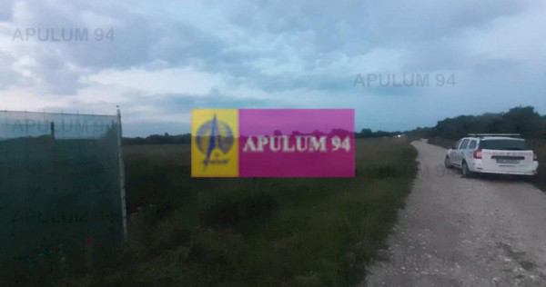 Teren aproape de Bucuresti langa padure