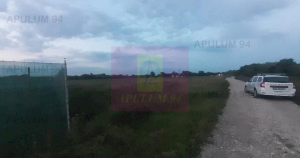 Teren aproape de Bucuresti langa padure