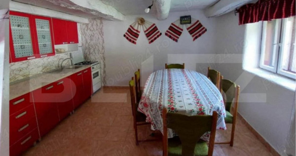 Casa individuala cu 3 camere, 217 mp utili,2000 mp teren,Int