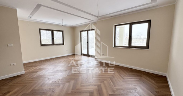 Duplex cu perete dublu, 4 camere si 3 bai finalizat, toate utilitatile