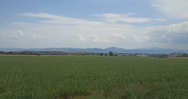 De v&acirc;nzare terenuri extravilane &icirc;n Sf&acirc;ntu Gheorghe