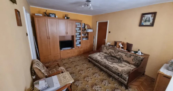 Apartament cu 2 camere, semidecomandat - zona Centru Civic