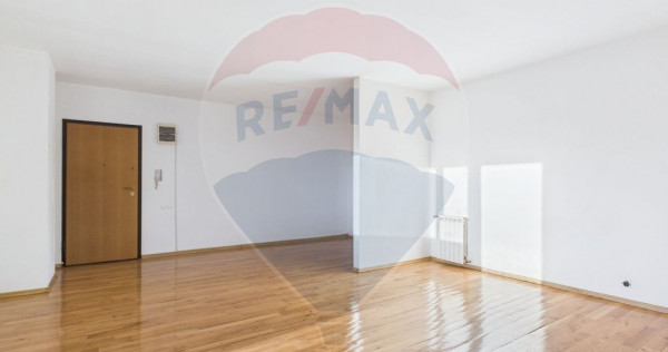 Apartament spatios 3 camere, locuinta sau birou