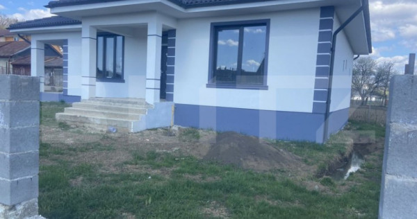Casă de v&acirc;nzare cu 3 camere, 105 mp, zona linistita, Bistr