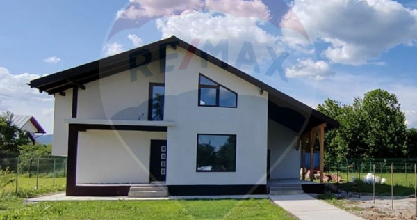 Vila moderna cu 4 camere de vânzare in Brebu, Prahova