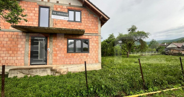 Casa spatioasa cu 4 camere, 150 mp, 10 ari teren / Schimb cu