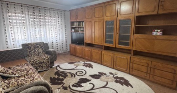 Apartament 3 camere, zona Calea Bucovinei , Radauti