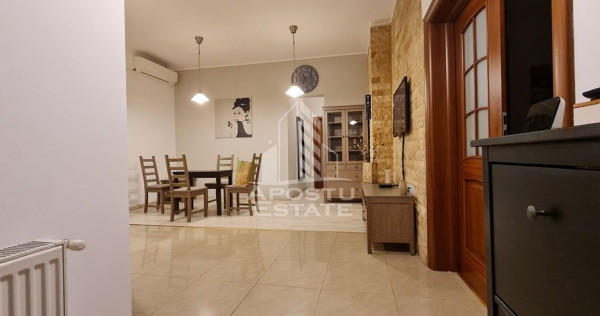 Apartament 3 camere open space, renovat, cu garaj in zona...