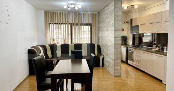 Apartament mobilat modern, 3 camere, 90 mp, zona Central, pe