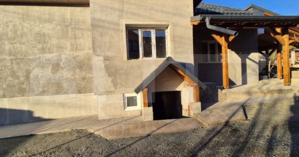 Casa de vacanta in curs de modernizare in Belis, 5 camere, 9