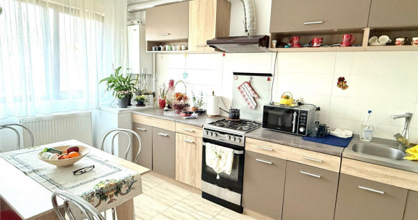 Apartament 3 camere de inchiriat Parc Chindia