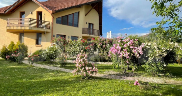 Casă individuală de vânzare, 250 mp utili, teren 1200 mp,