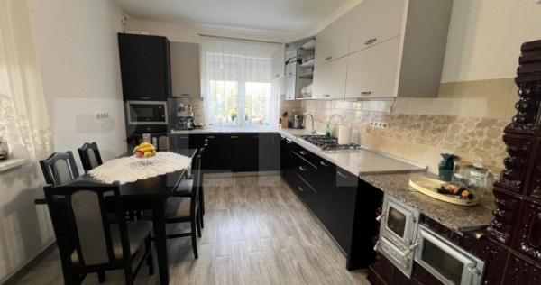 Casă, de vanzare, cu 4 dormitoare + garsoniera, 266 mp util