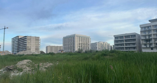 Teren Mamaia Nord - Promenada , al doilea rand la mare