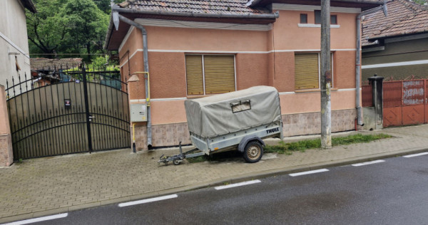 Casă frumoasă - zonă liniștită