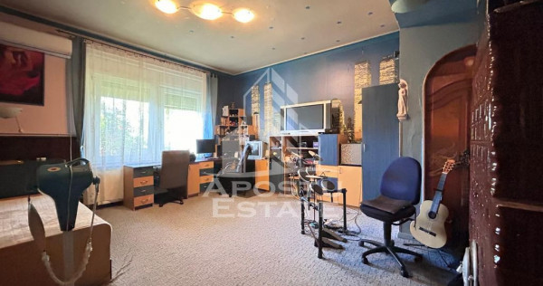 4 camere + terasă, de renovat și personalizat – Piaț...