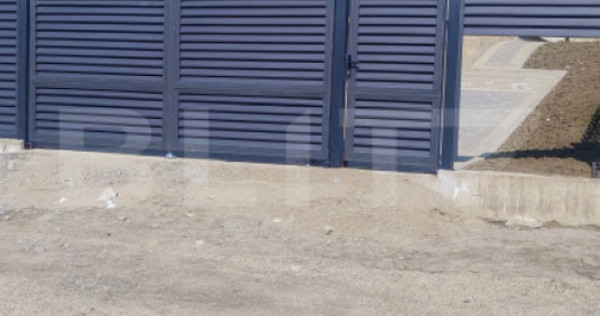 Casă de vanzare, 4 camere, 95 mp, panouri solare,teren 500