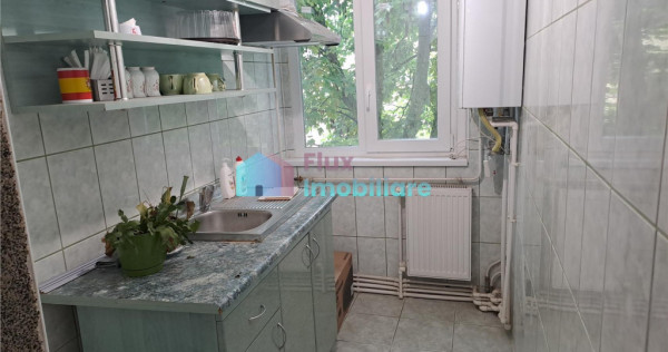 Apartament cu 3 camere semimobilat etaj 3 George Enescu