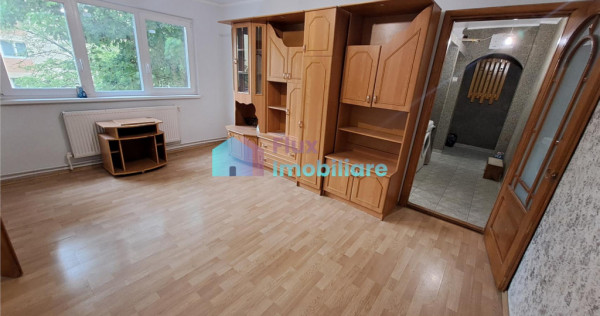 Apartament cu 3 camere semimobilat etaj 3 George Enescu