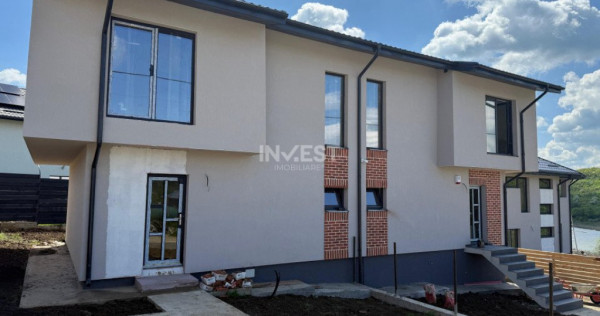 Duplex cu 4 camere in Valea Adanca