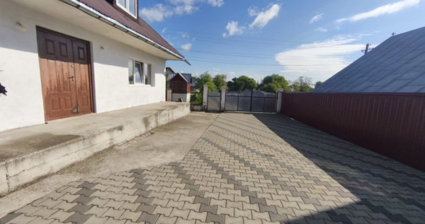 Casa 4 camere, 6000mp teren, zona centrala, Negostina, Siret