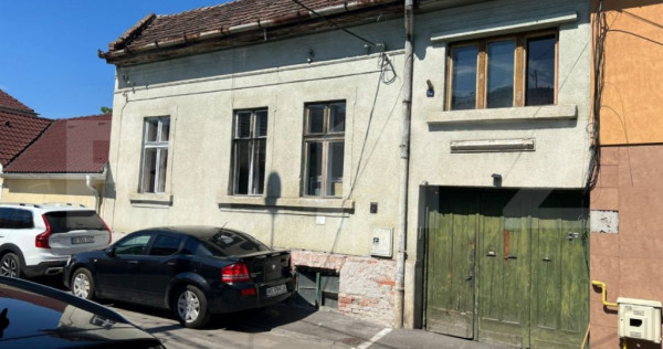 Casa de vanzare, cu 4 camere, 103 mp, zona semicentrala