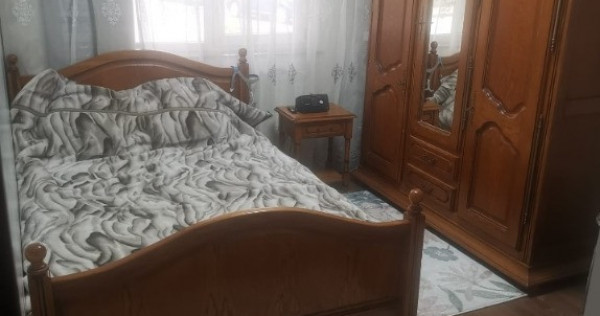 Apartament cu 3 camere decomandate Zona Cuza Voda 2
