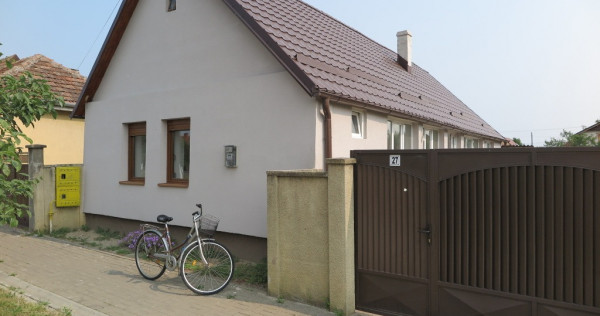 Casa - Vladimirescu, pe soseaua principala