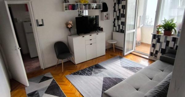 Apartament 2 camere etaj intermediar zona Vlahuta