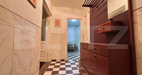 Apartament de vanzare, decomandat cu 3 camere, zona Dacia