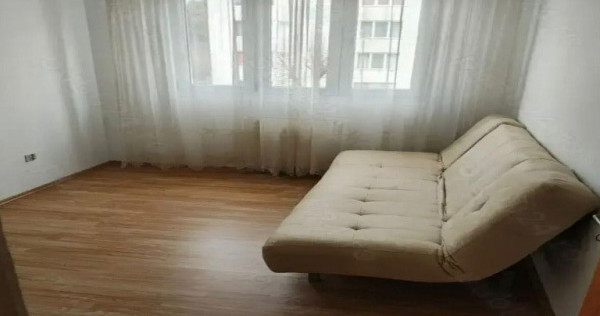 Apartament 4 camere, decomandat - zona Tractorul