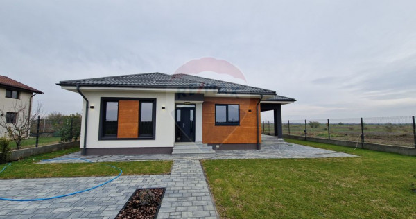 Casă / Vilă cu 3 camere de vânzare Ciocanesti