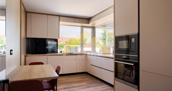 Casa noua la sol de in Livada