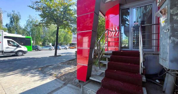 Vindem spatiu comercial str ISACCEI