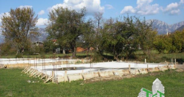 Teren de in Bar Muntenegru