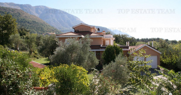 Vila de in Kotor Muntenegru