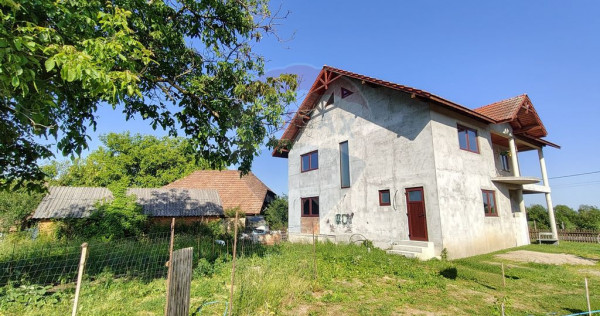 DE VÂNZARE – Casă cu etaj, Tămaia, Maramureș – ap...