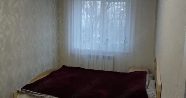 2 camere in zona Complexului Studentesc