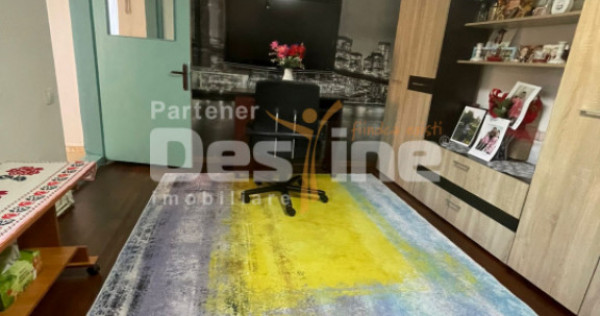 Casă cu 3 camere, garaj și curte spațioasă &ndash; zona Giul