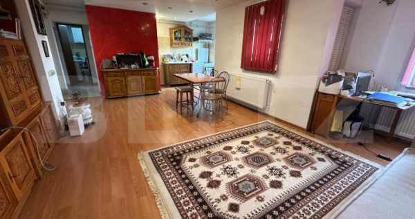 Apartament 3 camere, zona Centrul Multifunctional