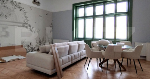 Apartament de vanzare, cu 3 camere, 107 mp, zona centrala