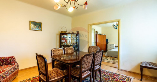 Casă cu potențial, curte proprie, zonă liniștită –...