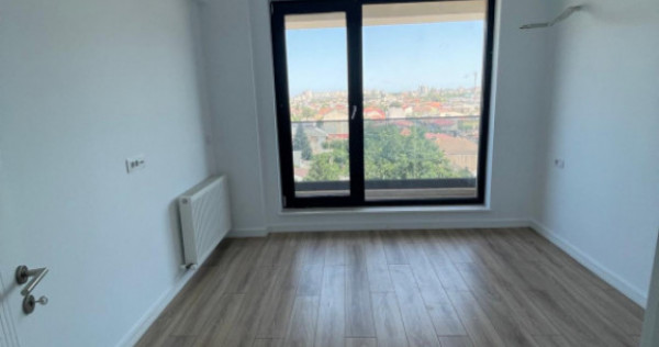 Un colț de liniște cu vedere la ritmul orașului – INEL