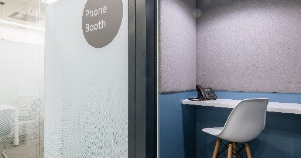 Acces nelimitat la spații de co-working în Regus Iulius Business