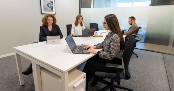 Spațiu de co-working în Regus Iulius Business Centre