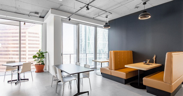 Acces nelimitat la spații de co-working în Regus Iride Business Centre