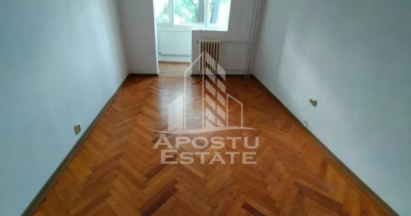 Apartament cu 2 camere, semidecomandat, etajul 2, zona Sa...