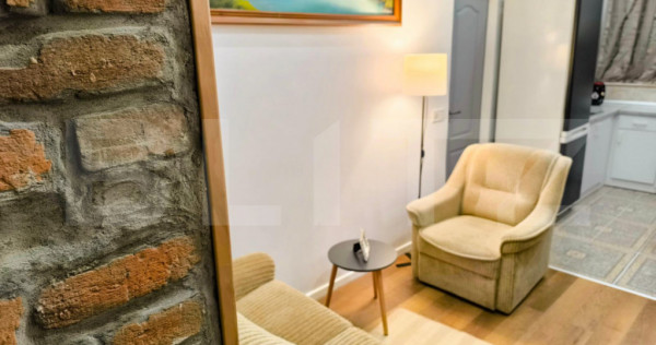 Apartament cu 3 camere, 47 mp, zona Centrala