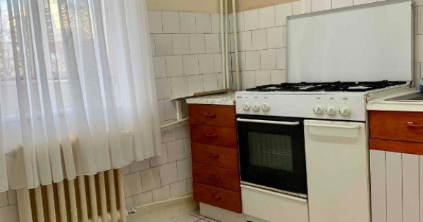 Apartament cu 3 camere in zona Dacia