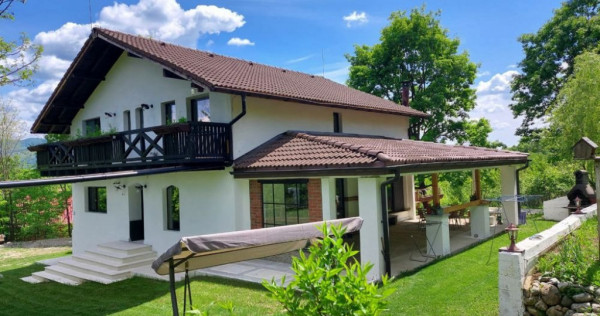 Casa cu peste 1HA pamant in Calimanesti Salatrucel